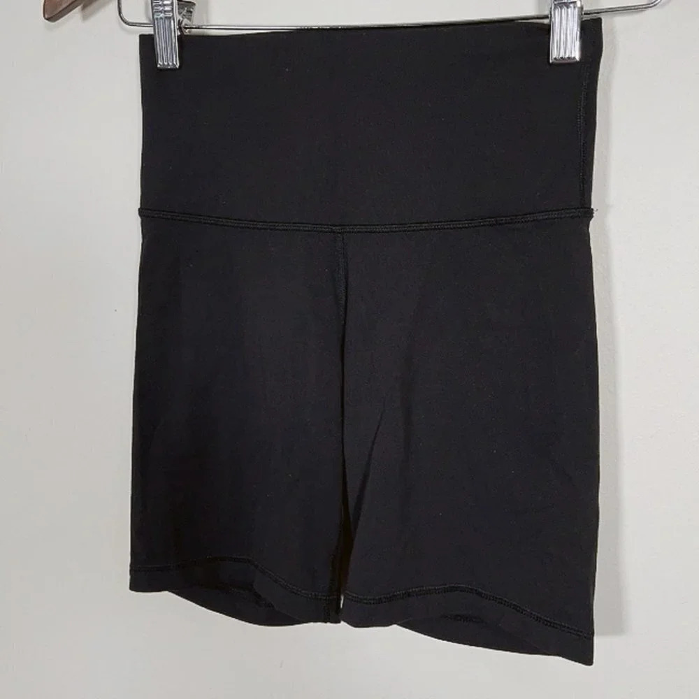 Aritzia Tna Life Atmosphere Hi-rise 7" Short - Picture 4 of 7